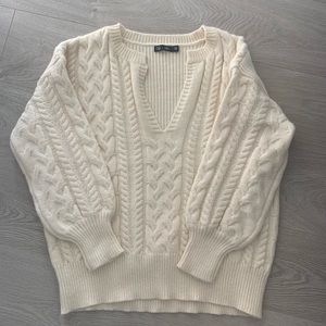 Lyla + Luxe Cable Knit Vneck Sweater